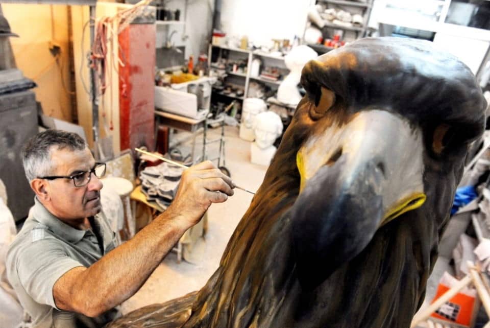 escultura de figura festiva